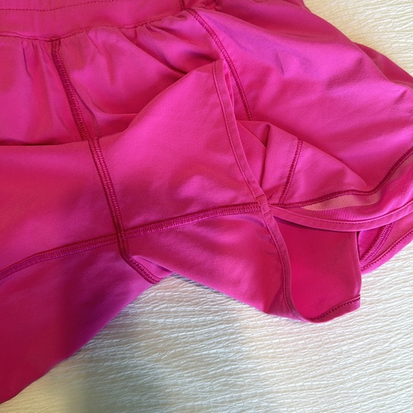 Lululemon Hotty Hot Low Rise 4” Shorts Sonic Pink - Picture 6 of 7